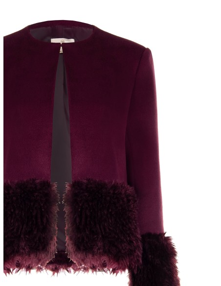 Manteau court avec ourlets et poignets en fourrure synthétique Rinascimento