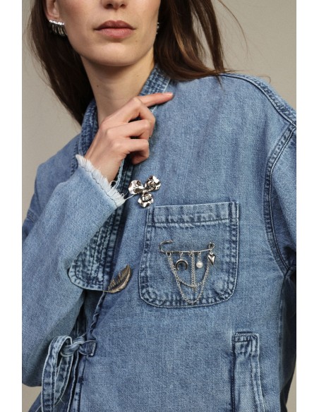 Veste en jean avec fermeture croisée et petite poche Dixie