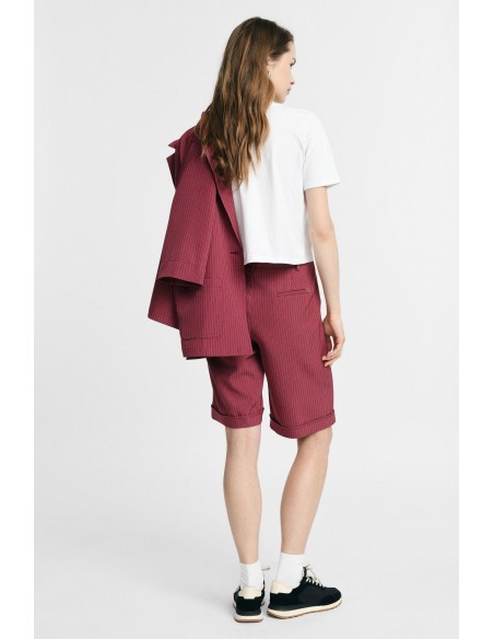 Regular-fit bermuda met plooien en een gestreepte vouw, alstublieft