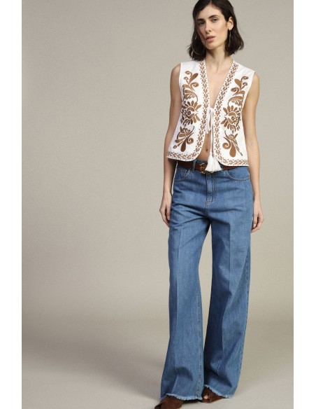 Gilet sans manches à broderie florale avec ceinture Dixie
