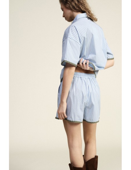 Short rayé à coupe régulière avec bordure décorative Dixie