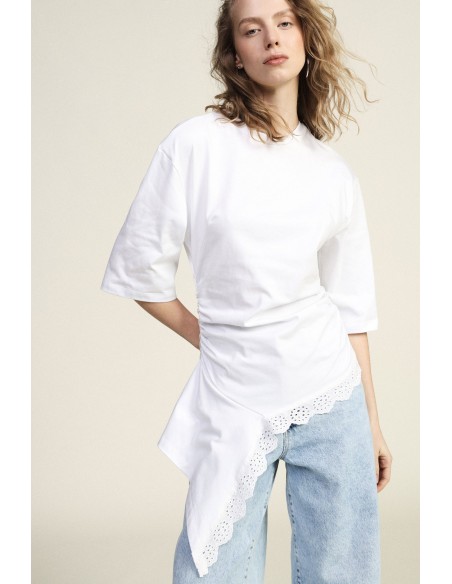 Top asymétrique froncé à manches trois-quarts Dixie