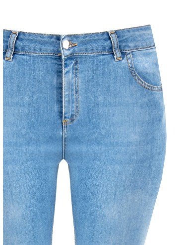 Jean skinny curvy extensible, délavage moyen, avec strass sur la poche arrière, Rinascimento Curvy
