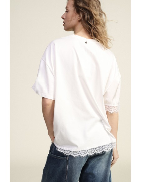 T-shirt à manches courtes avec inscription et bordure en dentelle Dixie