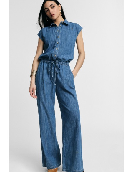 Lange jumpsuit met trekkoord en knopen aan de voorkant, alstublieft