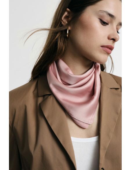 Foulard carré uni avec bord simple Veuillez plaire