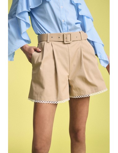 Short regular fit avec ceinture et bordure ajourées, s’il vous plaît