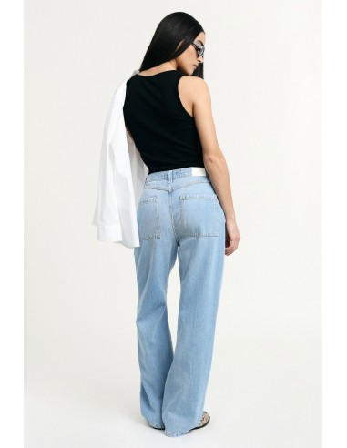 Jean à jambes larges avec déchirure au genou, s’il vous plaît