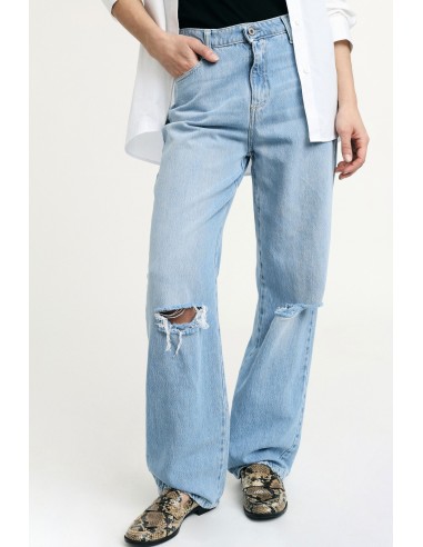 Jean à jambes larges avec déchirure au genou, s’il vous plaît