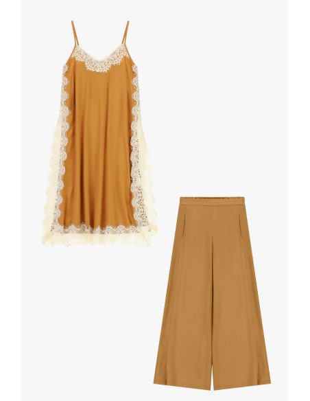 Ensemble avec pantalon large et top en dentelle Dixie