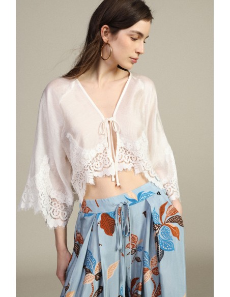 Blouse courte à manches amples et ourlet en dentelle Dixie