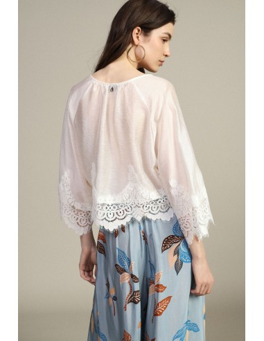 Blouse courte à manches amples et ourlet en dentelle Dixie