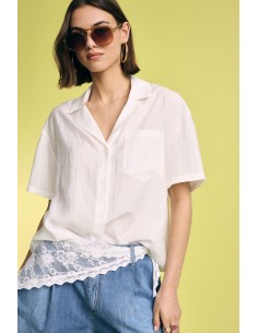 Boxy shirt met korte snit en borstzak alstublieft