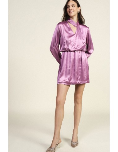Robe courte à décolleté cache-cœur et manches longues Dixie
