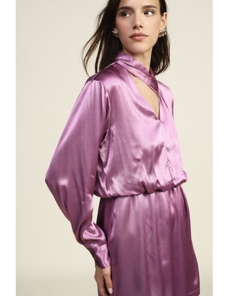 Robe courte à décolleté cache-cœur et manches longues Dixie
