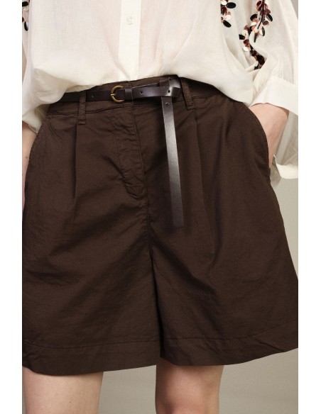 Short regular fit à pinces et ceinture fine Dixie