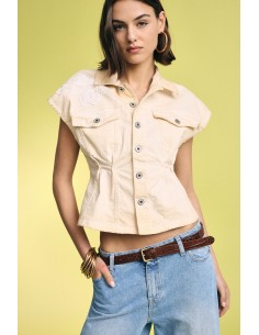Veste en denim courte à épaules larges et détails brodés Please