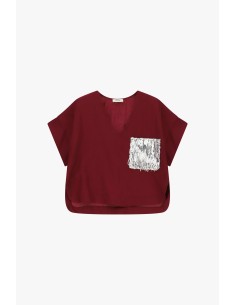 Korte blouse met versierde borstzak aan de voorkant Dixie 2
