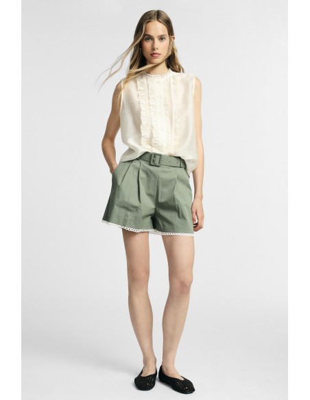 Regular-fit shorts met tailleband en geperforeerde zoom, alsjeblieft