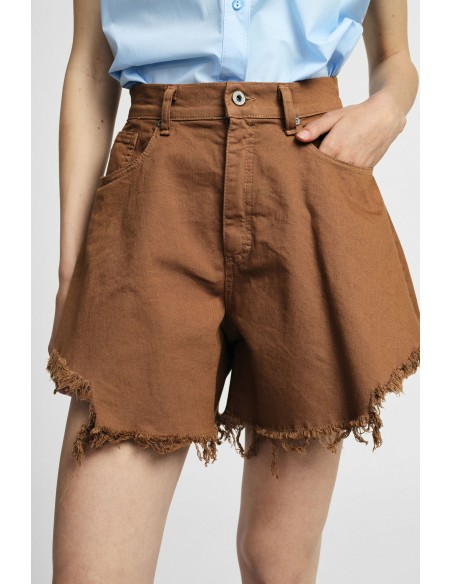 Regular-fit shorts met gerafelde zoom en vijf zakken, alstublieft