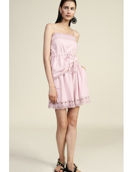 Short regular fit avec bordure en dentelle de Sangallo Dixie