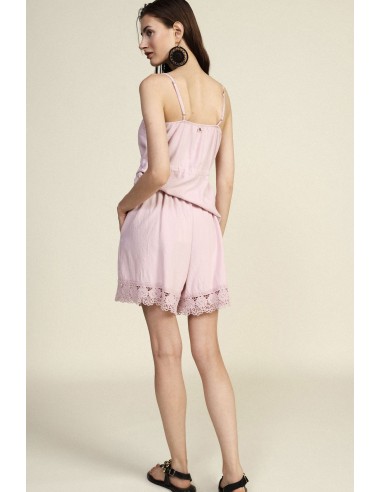 Regular fit-shorts met een rand van Sangallo-kant Dixie