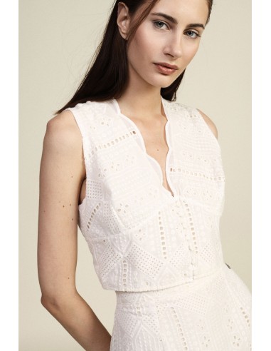 Kort geperforeerd topje met geschulpte halslijn Dixie