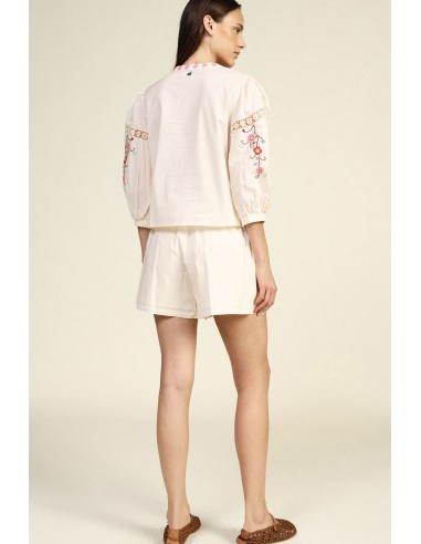 Short à coupe régulière avec broderie florale et bordure ondulée Dixie