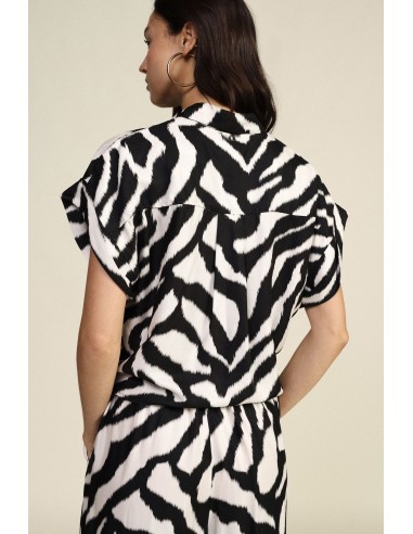 Dixie blouse met dierenprint en knoop aan de voorkant