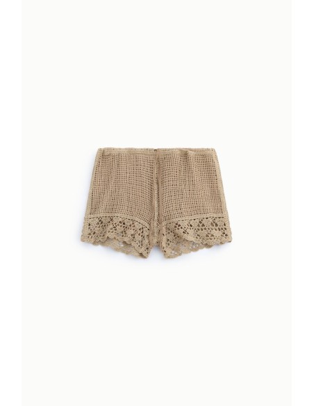 Short coupe classique avec motif ajouré et bordure au crochet Dixie