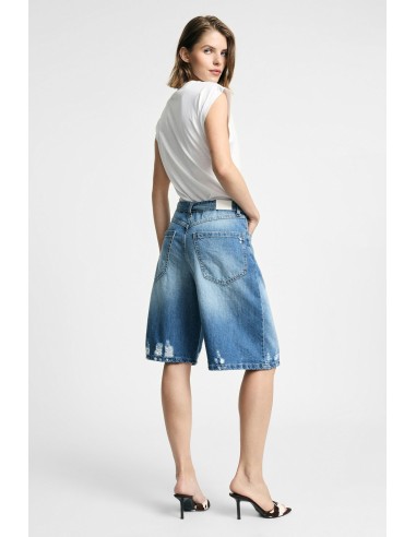 Short cinq poches effet usé, longueur genou, s’il vous plaît
