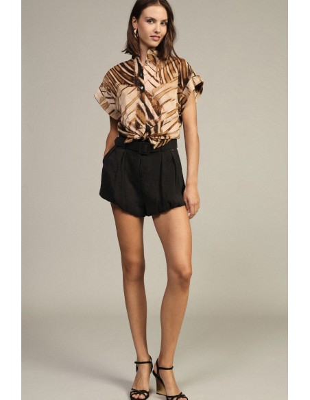 Short hot pants plissé avec ceinture assortie Dixie