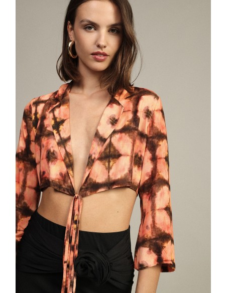 Blouse courte à motifs avec nœud sur le devant Dixie