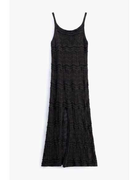 Robe longue ajourée à bretelles avec fente sur le devant