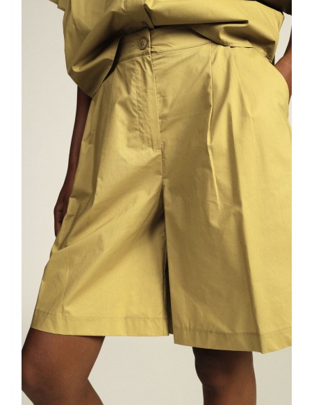 Short taille haute avec pinces et poches latérales Dixie