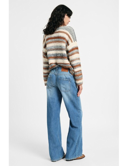 Jean à jambes larges avec bas effiloché, s’il vous plaît