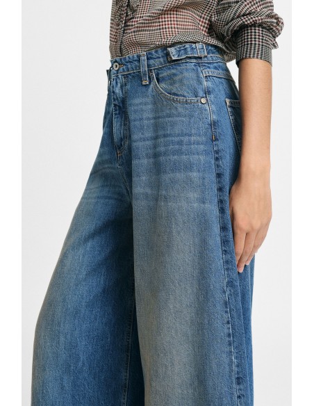 Jean large à jambes évasées avec bas ample, s’il vous plaît