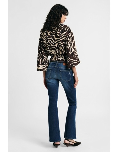 Jean coupe flare à bas large et coutures apparentes, s’il vous plaît