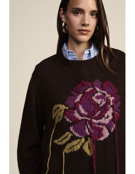 Pull à col rond avec rose brodée et détails en fil Dixie