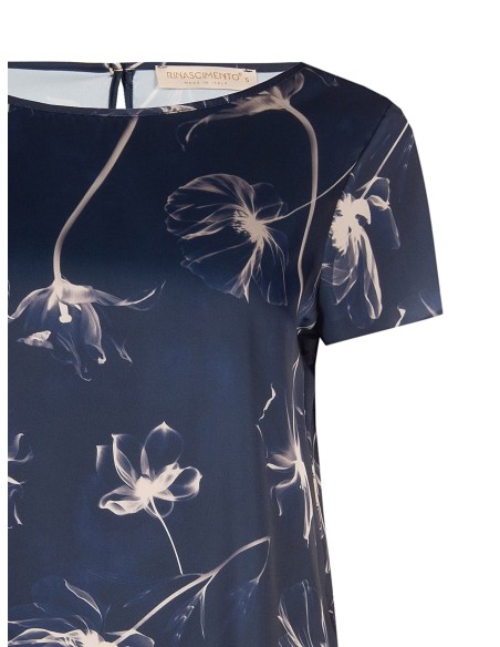 Ruime, soepelvallende satijnen blouse met grote bloemenprint van Rinascimento