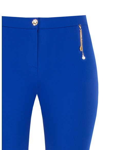 Rechte curvybroek van scuba-crêpe met sierdetail van kettingen en parel – Rinascimento Curvy