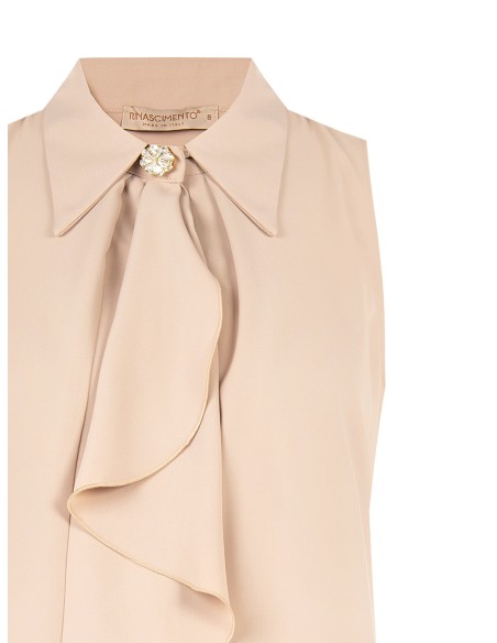 Blouse trapèze en georgette avec maxi volant et bouton bijou Rinascimento