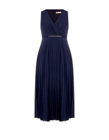 Robe longue grande taille en georgette plissée avec cristaux à la taille et décolleté cache-cœur Rinascimento Curvy