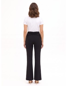 Pantalon évasé en scuba crêpe avec détail métallique et fronces à la taille Rinascimento 2