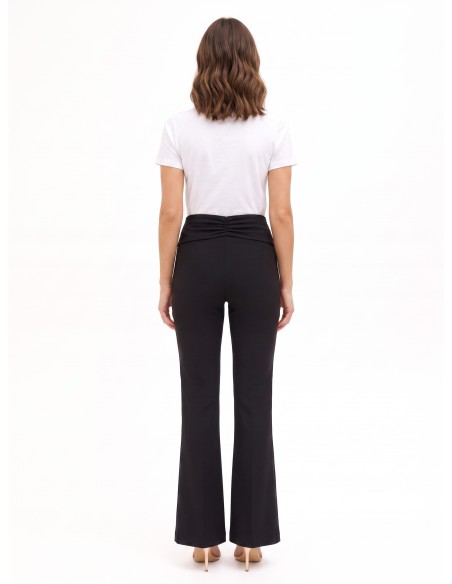 Pantalon évasé en scuba crêpe avec détail métallique et fronces à la taille Rinascimento