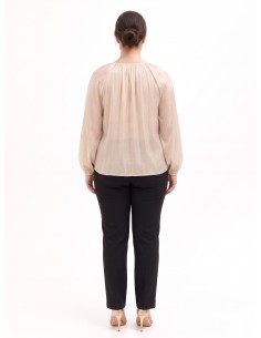 Soepelvallende curvy blouse van gelamineerd satijn met cut-out en juweeldetail Rinascimento Curvy 2