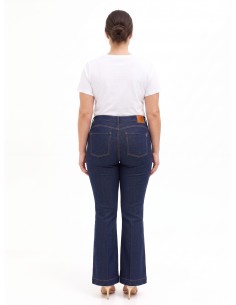 Stretch Curvy Flare-jeans van Rinascimento Curvy 2