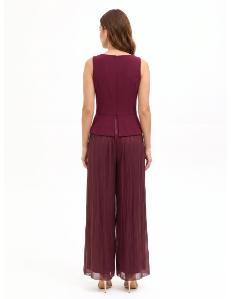 Palazzo-jumpsuit van gelamineerd satijn met een soepelvallend lijfje van Rinascimento-stof