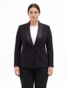 Curvy getailleerde blazer van scuba-crêpe met satijnen sjaalkraag, Rinascimento Curvy