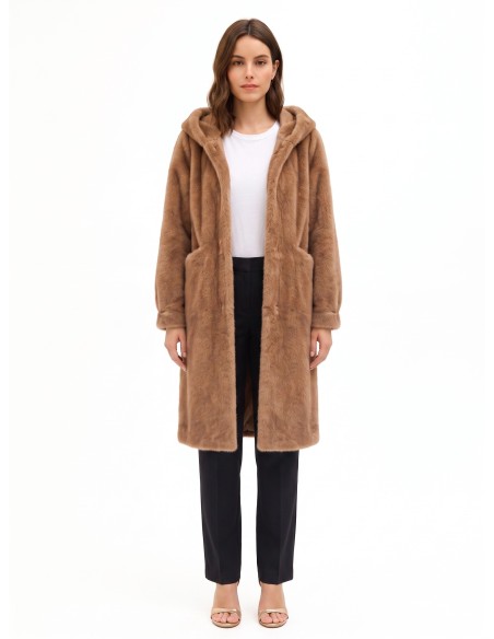 Manteau long à capuche en fausse fourrure douce avec poches passepoilées Rinascimento